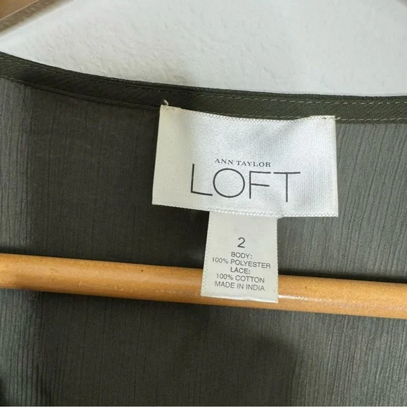 Loft Sheer Green Long Sleeve Blouse Crochet Neckline Women’s Size 2 - Picture 4 of 5